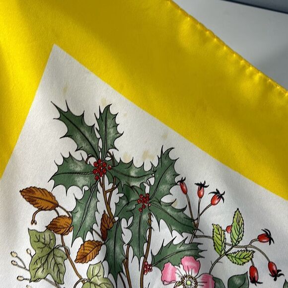 Gucci Silk Floral Yellow Scarf Rolled Edges - Picture 7 of 7